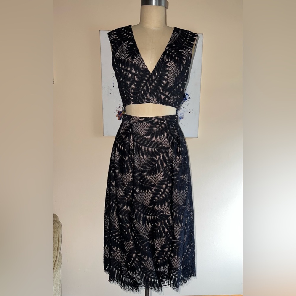 BCBG MAX AZRIA BLACK
TYRAH LACE CUTOUT 2 PIECES...
